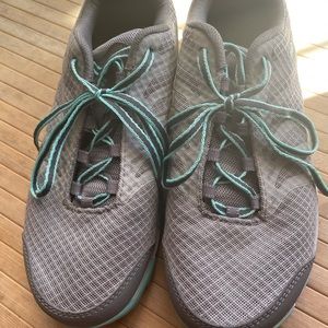 Columbia shoes women’s sz 9